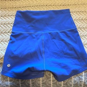 Lululemon Wunder Train Contour Fit High-Rise Shorts 4 inch